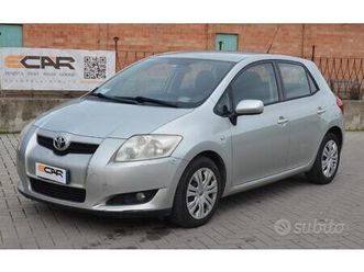 toyota auris 2.0 d-4d 5 porte sol