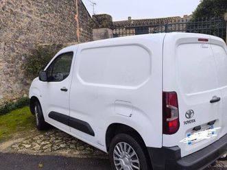 TOYOTA PROACE CITY toyota-proace-city-medium-100-d-4d-business