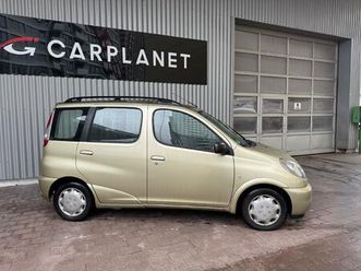 yaris verso 1.3 linea luna