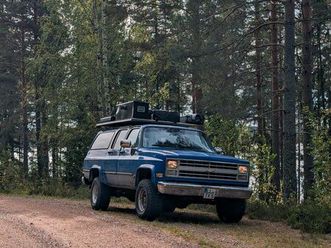 chevrolet chevy suburban v20 4x4 oldtimer