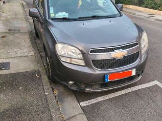 vend chevrolet orlando. 3 000 euros à débattre légèrement