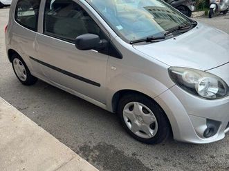 renault twingo ii-1.2 16v 75 ch authentique éco-85400 km/2011