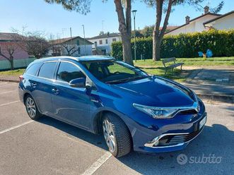 toyota auris sw ibrida garanzia ufficiale
