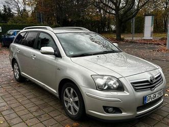toyota avensis combi executive 2,2-l-d-cat executive