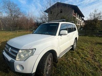 MITSUBISHI PAJERO mitsubishi-pajero-3-2cr-5porte-7-posti