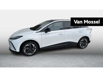 mg mg4 - long range luxury 64 kwh | wltp 435 km | navigatie | stoel + stuur verwarming | acc | ecc