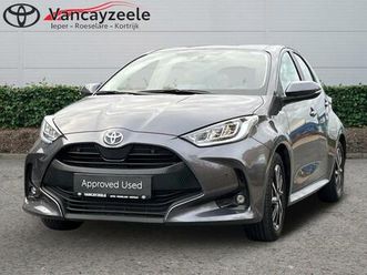 toyota yaris iconic hitech pack cam sens v/a