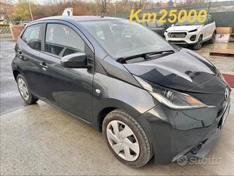 toyota aygo aygo 1.0 vvt-i 69 cv 5 porte x-play
