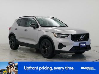 used 2023 volvo xc40 b5 plus dark theme