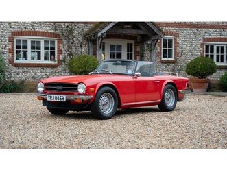 1976 triumph tr6 rouge manuel, 4 vitesses conduite à droi...