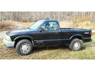 1998 gmc sonoma 4wd 2wd 71,868 mileage second owner