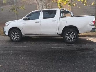toyota hilux 4x2