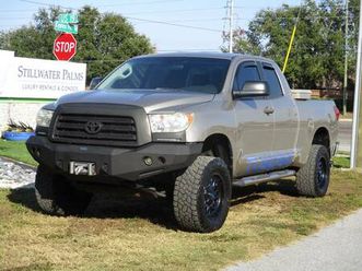 * 2009 toyota tundra * lifted * 4 door crew cab *