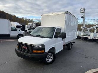 2018 gmc savana g3500 12ft box truck