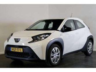 1.0 vvt-i mt play | apple carplay | achteruitrij c