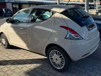ypsilon iii 2015 1.2 silver 69cv