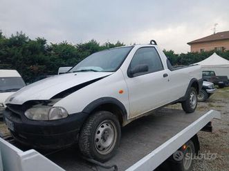 fiat strada 1.9 diesel pick-up