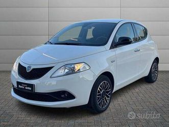 lancia ypsilon 1.0 firefly hybrid gold s&s 70cv