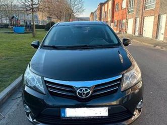 ② toyota avensis 1.6 benzine — toyota — 2ememain