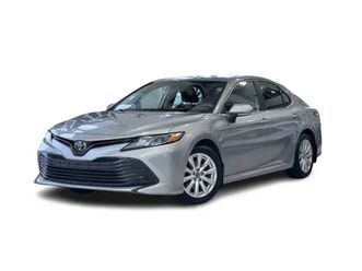 2019 toyota camry le (heated seats,backup cam,carplay) local own