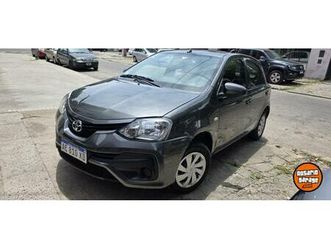 etios 2021 permuto financio..tomo moto...