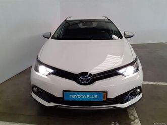 toyota auris touring sport março/18