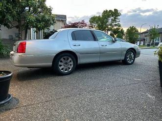 2003 lincoln town car cartier