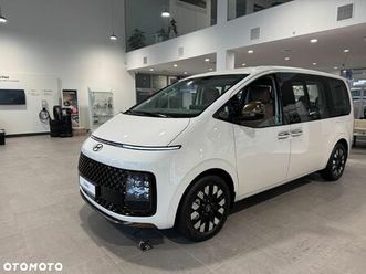 hyundai staria 1.6 t-gdi hev luxury