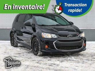 2017 chevrolet sonic lt = 8 roues = toit