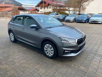 skoda fabia 1.0 tsi at selection, shz,klima,appcon....