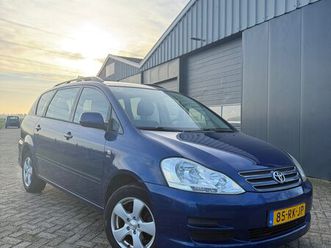 toyota avensis verso - 2.0i linea luna 5p