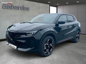 alfa romeo junior ibrida speciale1.2 mhev 145cv e-dct6 boite auto noir metal