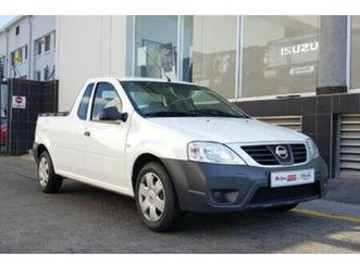 2023 nissan np200 1.6 a/c safety pack