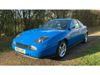 1998 fiat coupe bleu manuel, 5 vitesses conduite à droite...
