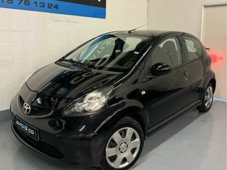 toyota aygo dynamic/ 1.0 68 cv/ entretien complet a jour / révision neuve / 5 portes / distribution à chaîne