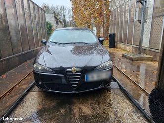 à vendre alfa romeo 147 300000km au compteur