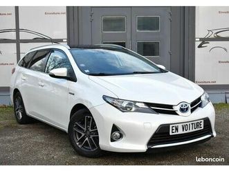 toyota auris sports touring hybride 136h toit/pano/camera/gps/bluetooth
