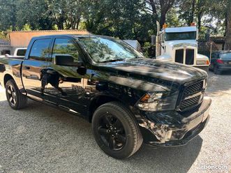 dodge ram 1500 classic night edition – 5.7 hemi – 2023 – 19 000 km – tva récupérable