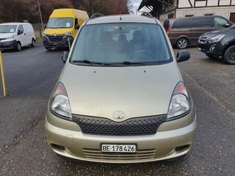 yaris verso 1.3 linea luna