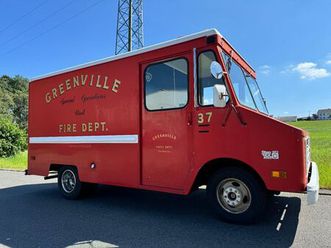 chevy chevrolet p30 step van shorty 7,4lbb v8 fire foot truck tüv