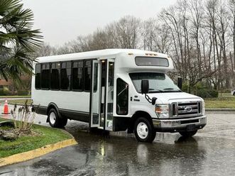 used 2014 ford e450 super duty 25-passenger bus with front and rear air conditioning