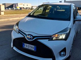yaris hibrid cambio automatico