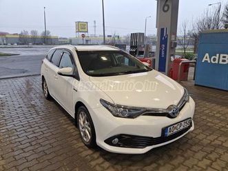 toyota auris touring sports 1.8 hsd active trend (automata)