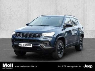 trailhawk plug-in hybrid 4wd el. panodach navi kli