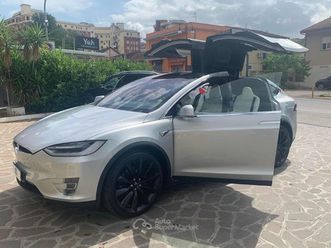 90kwh dual motor gancio traino pilot avanzato