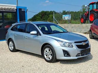 chevrolet cruze sw 1.7d ls plus navi tolatókamera alukerék ülésfűtés tolatóradar + ajándék felnik