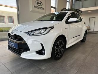 toyota yaris hybrid club