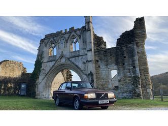 1990 volvo 240 rouge foncé manuel, 5 vitesses conduite à...