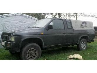 a saisir très rare 4x4 nissan pick-up bâché
