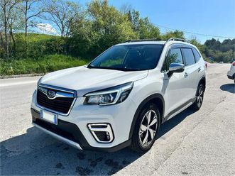 subaru forester e-boxer premium automatico